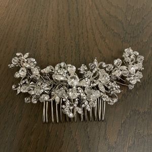 Bridal comb hair accessory